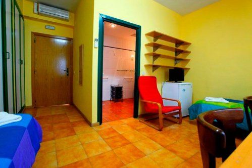 Pisos estudiantes cerca de la UEM